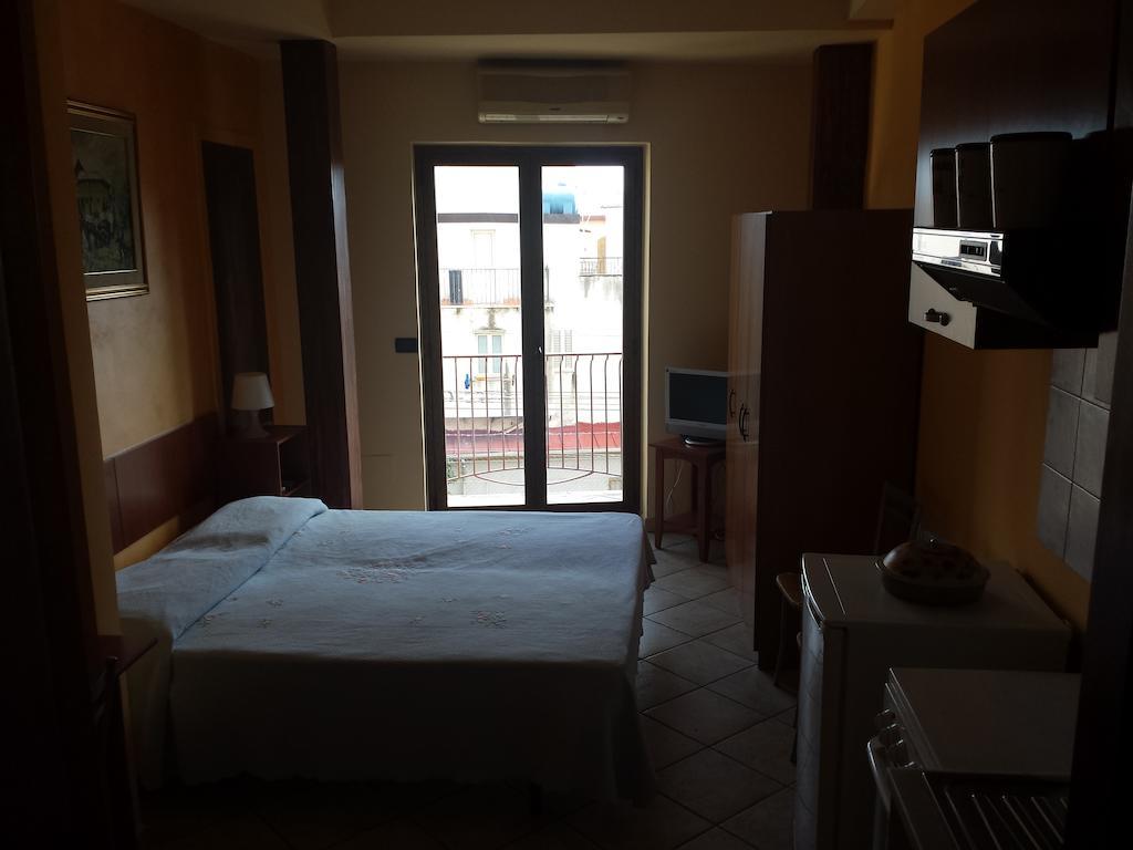 Appartamenti Centrali Giardini Naxos Cameră foto