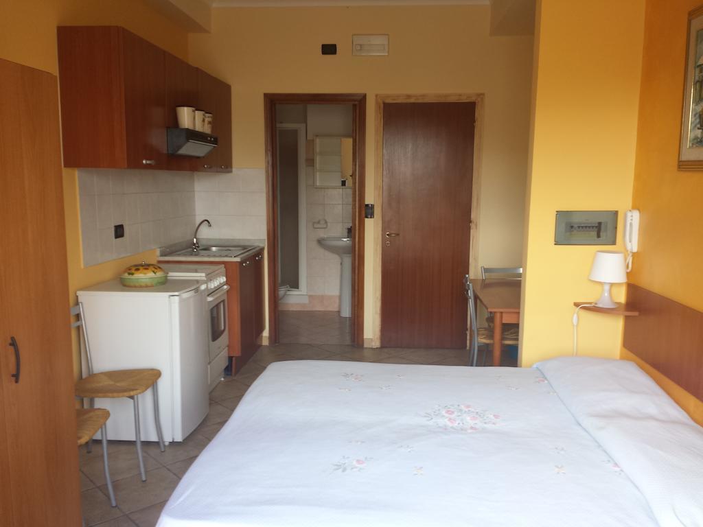 Appartamenti Centrali Giardini Naxos Cameră foto